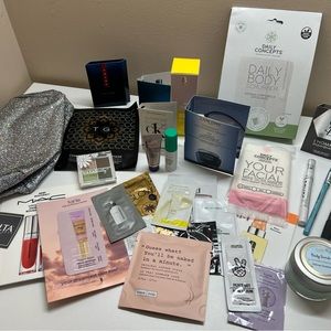 Beauty bundle with cosmetic bag